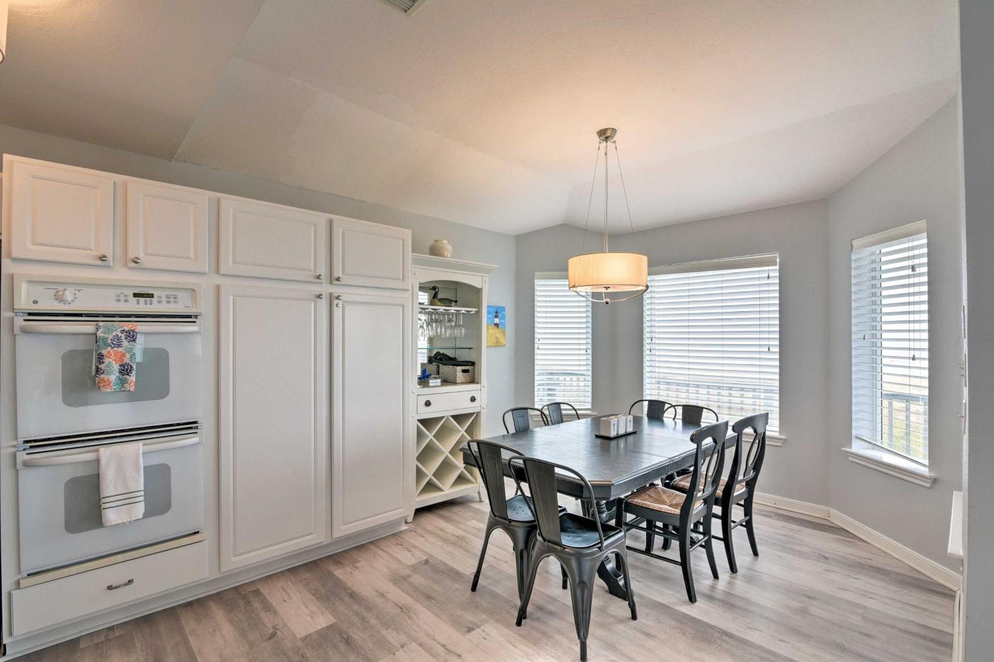 Oceanfront Galveston Home - Walk To Beach! Zewnętrze zdjęcie