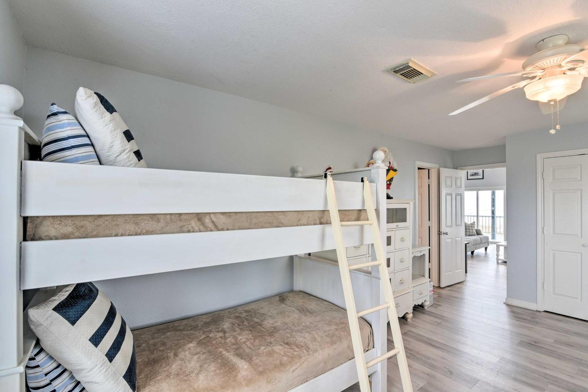Oceanfront Galveston Home - Walk To Beach! Zewnętrze zdjęcie