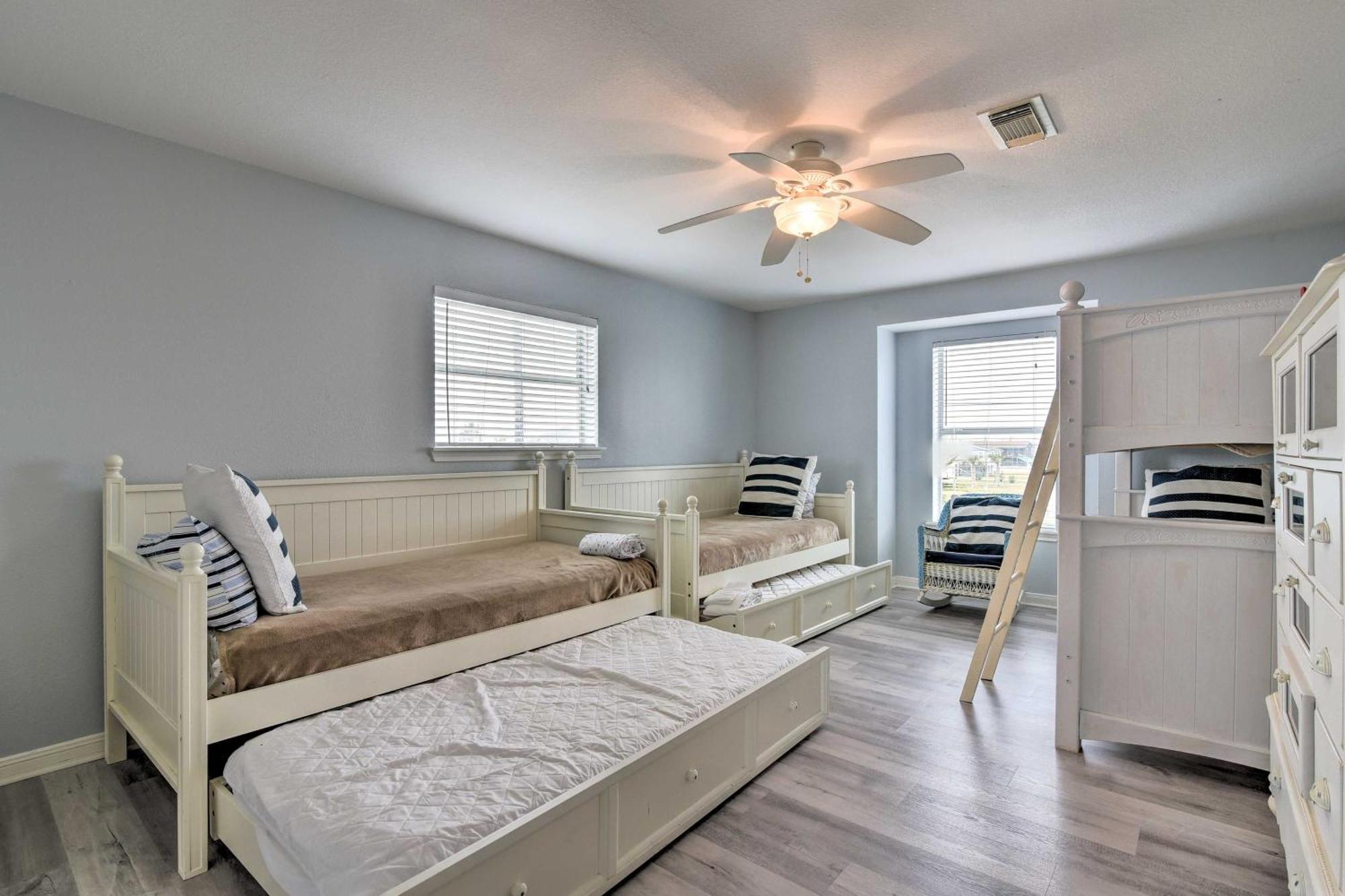 Oceanfront Galveston Home - Walk To Beach! Zewnętrze zdjęcie