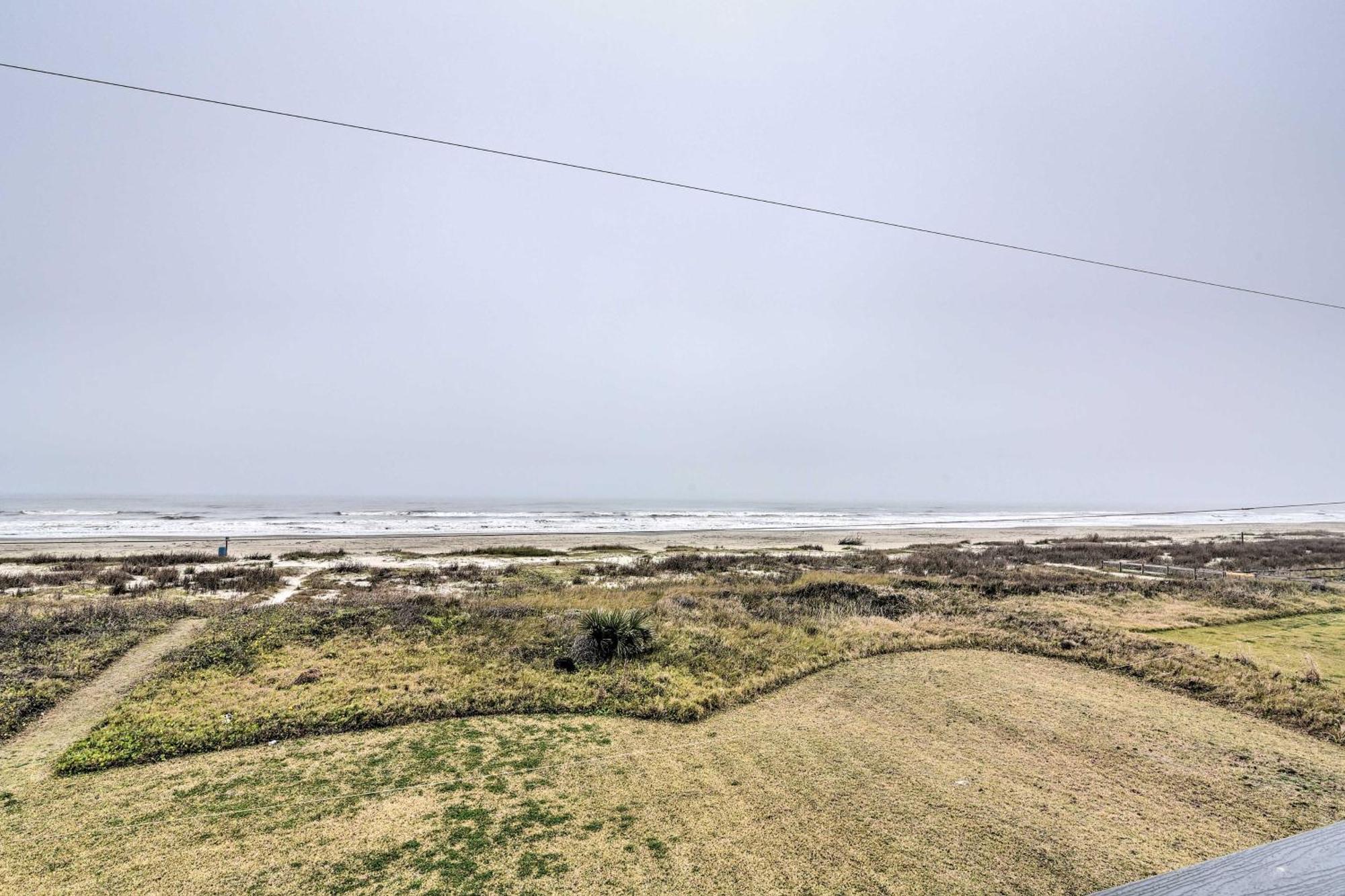 Oceanfront Galveston Home - Walk To Beach! Zewnętrze zdjęcie
