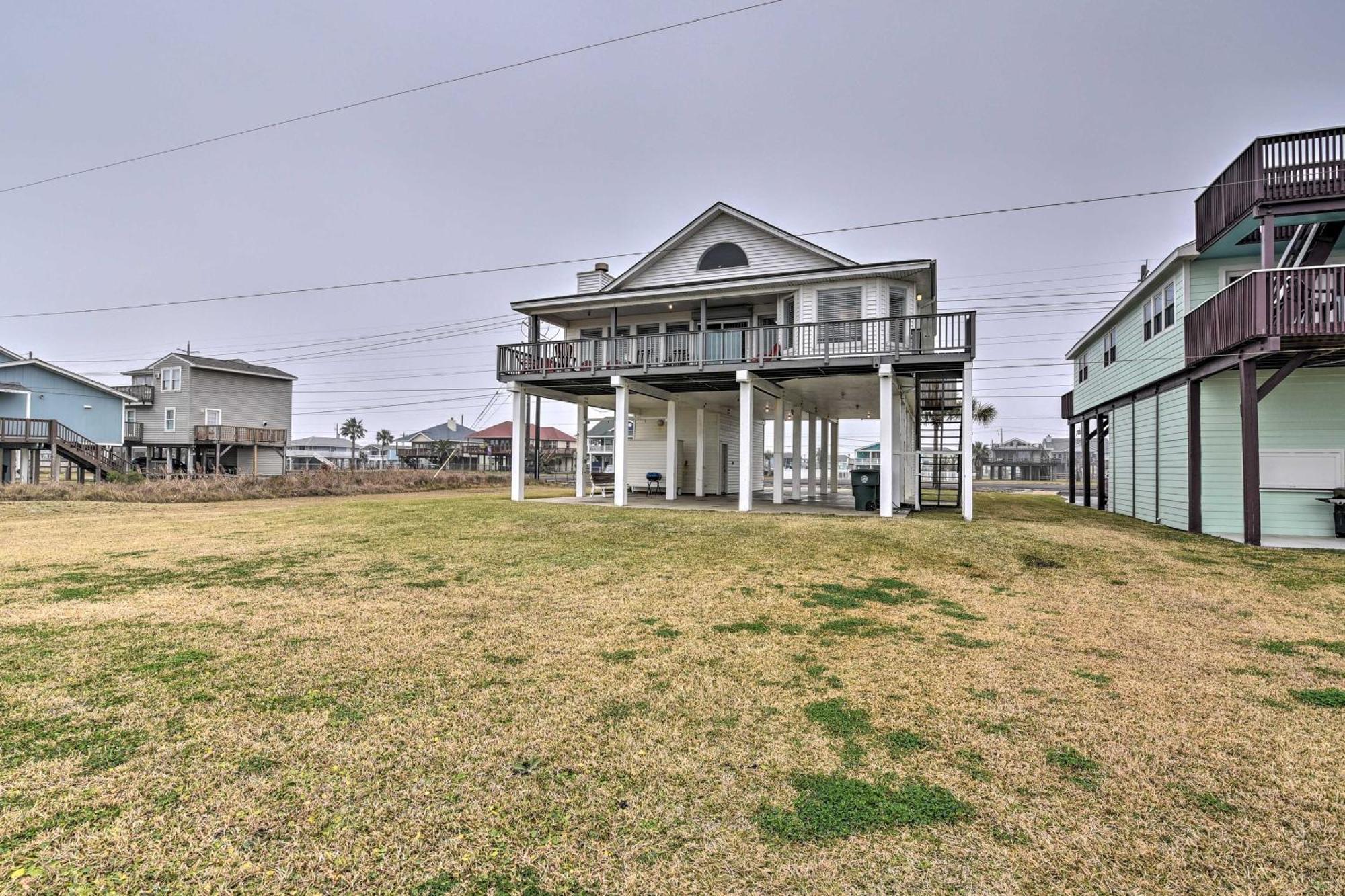 Oceanfront Galveston Home - Walk To Beach! Zewnętrze zdjęcie