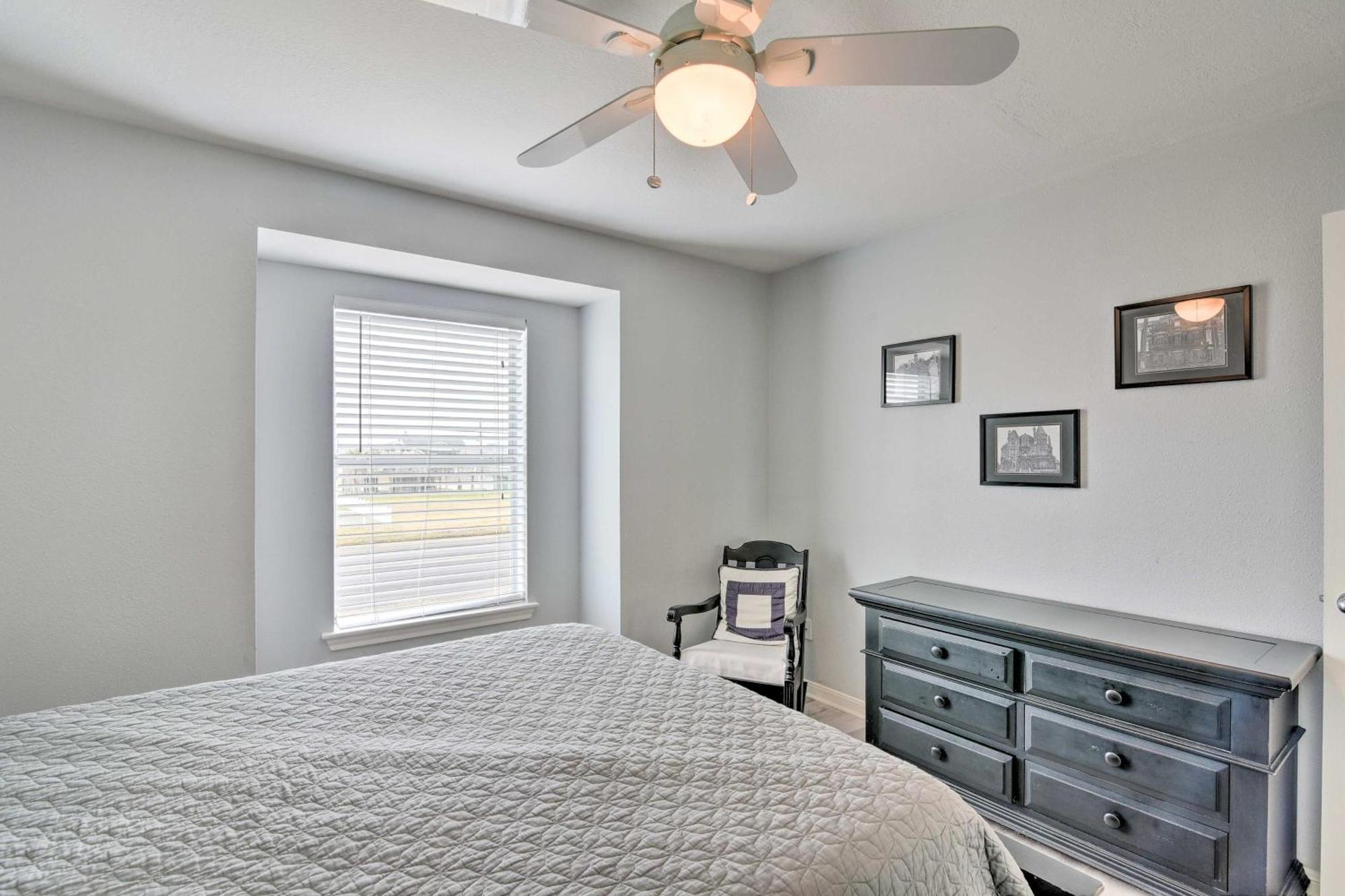 Oceanfront Galveston Home - Walk To Beach! Zewnętrze zdjęcie