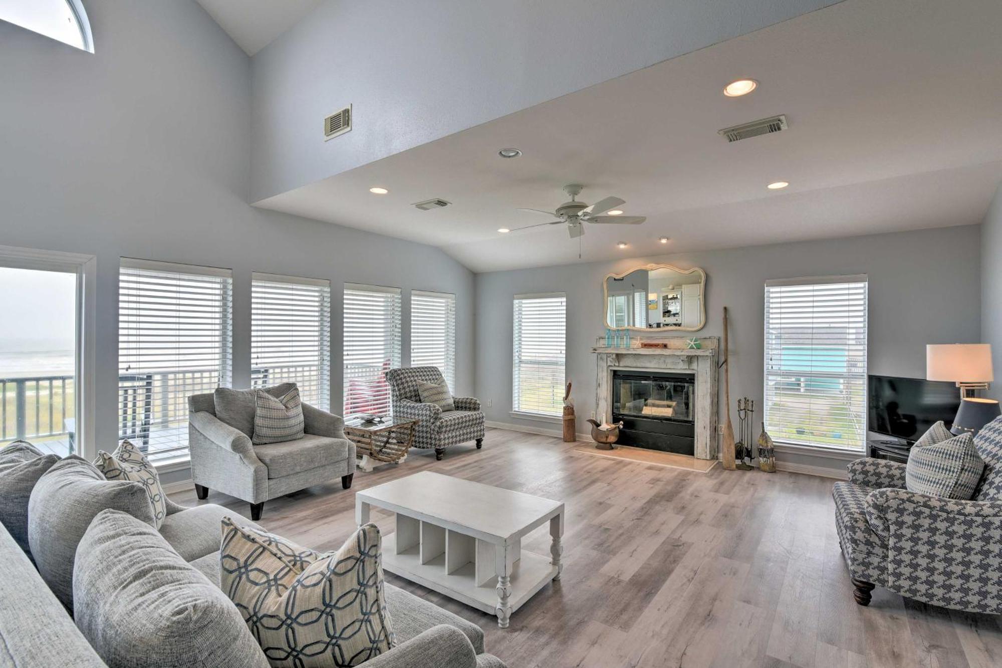 Oceanfront Galveston Home - Walk To Beach! Zewnętrze zdjęcie